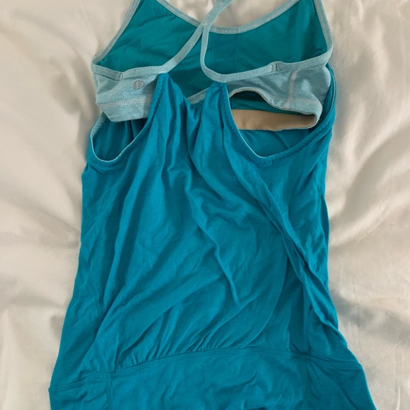 Lululemon tank top with built in bra. Color blue - Picture 6 of 6